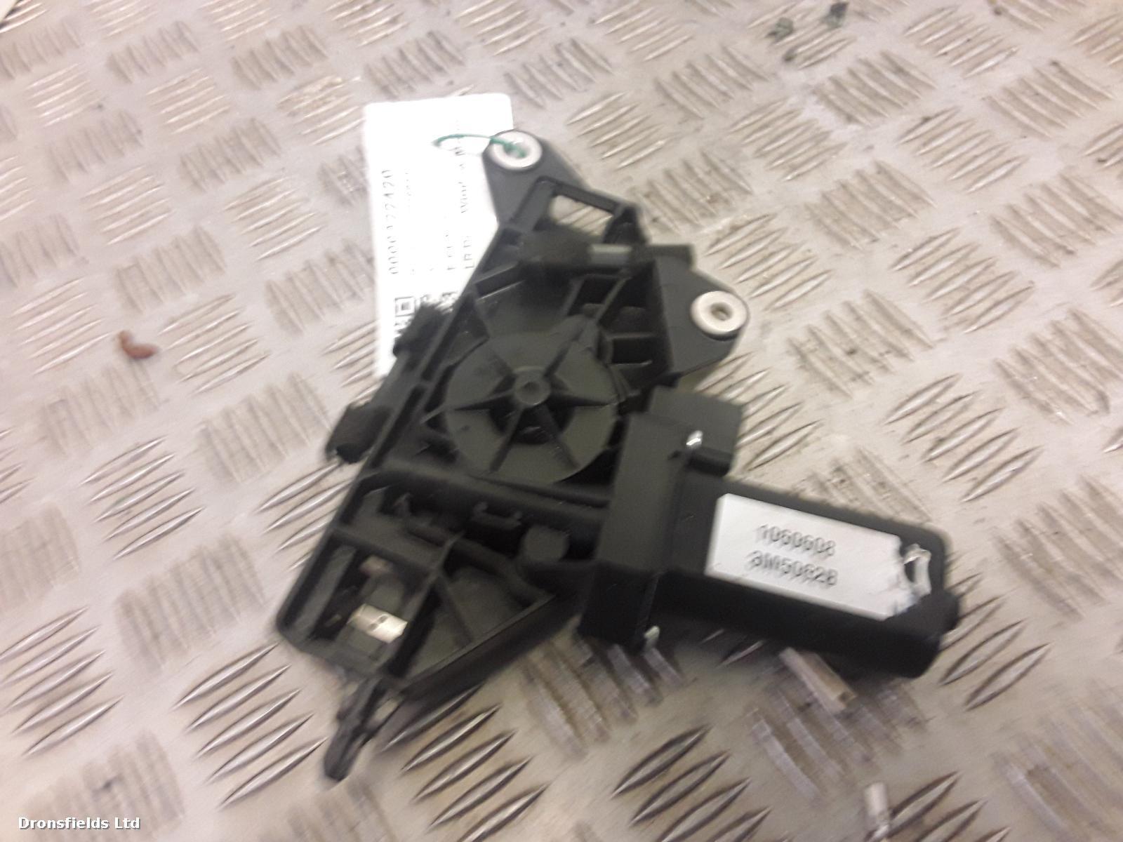 View Auto part LR Door Window Motor Mercedes E Class 2012
