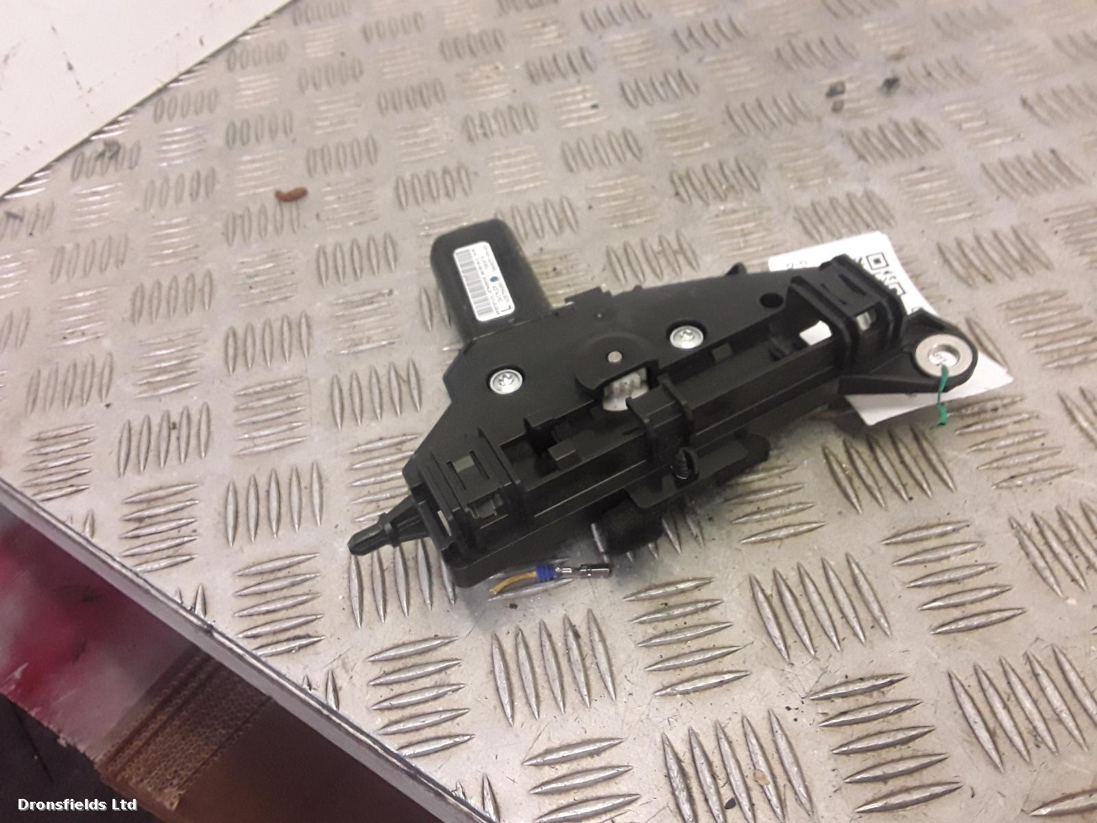 View Auto part LR Door Window Motor Mercedes E Class 2012