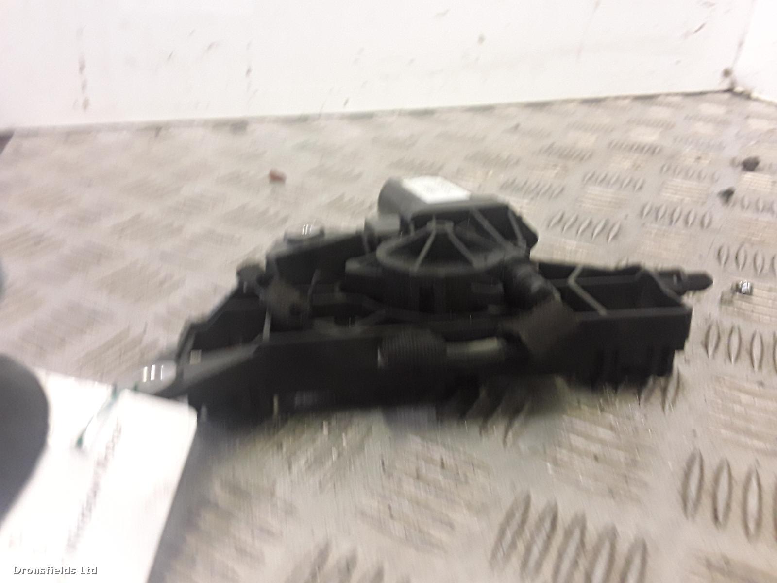View Auto part LR Door Window Motor Mercedes E Class 2012