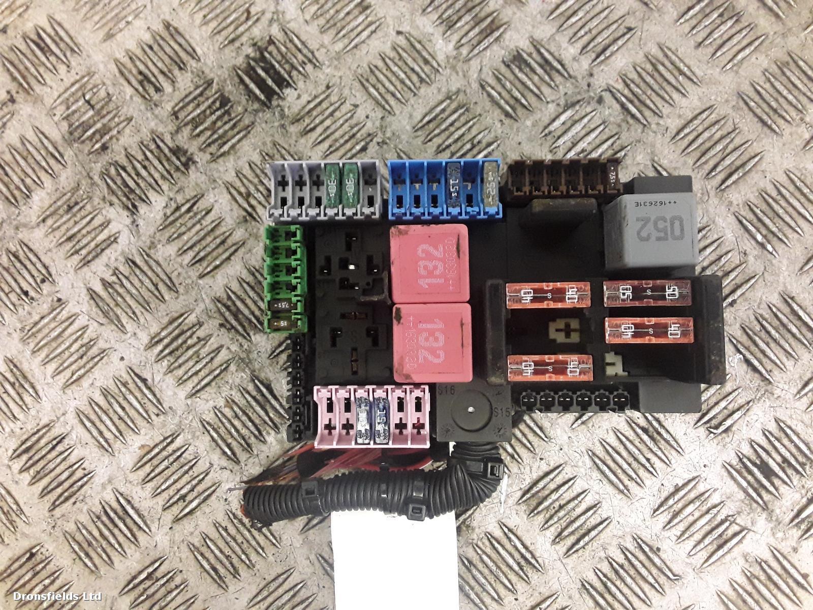View Auto part Fuse Box Mercedes Cls Class 2008