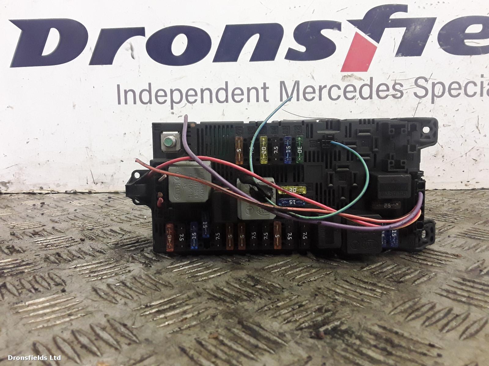 View Auto part Fuse Box Mercedes Cls Class 2006