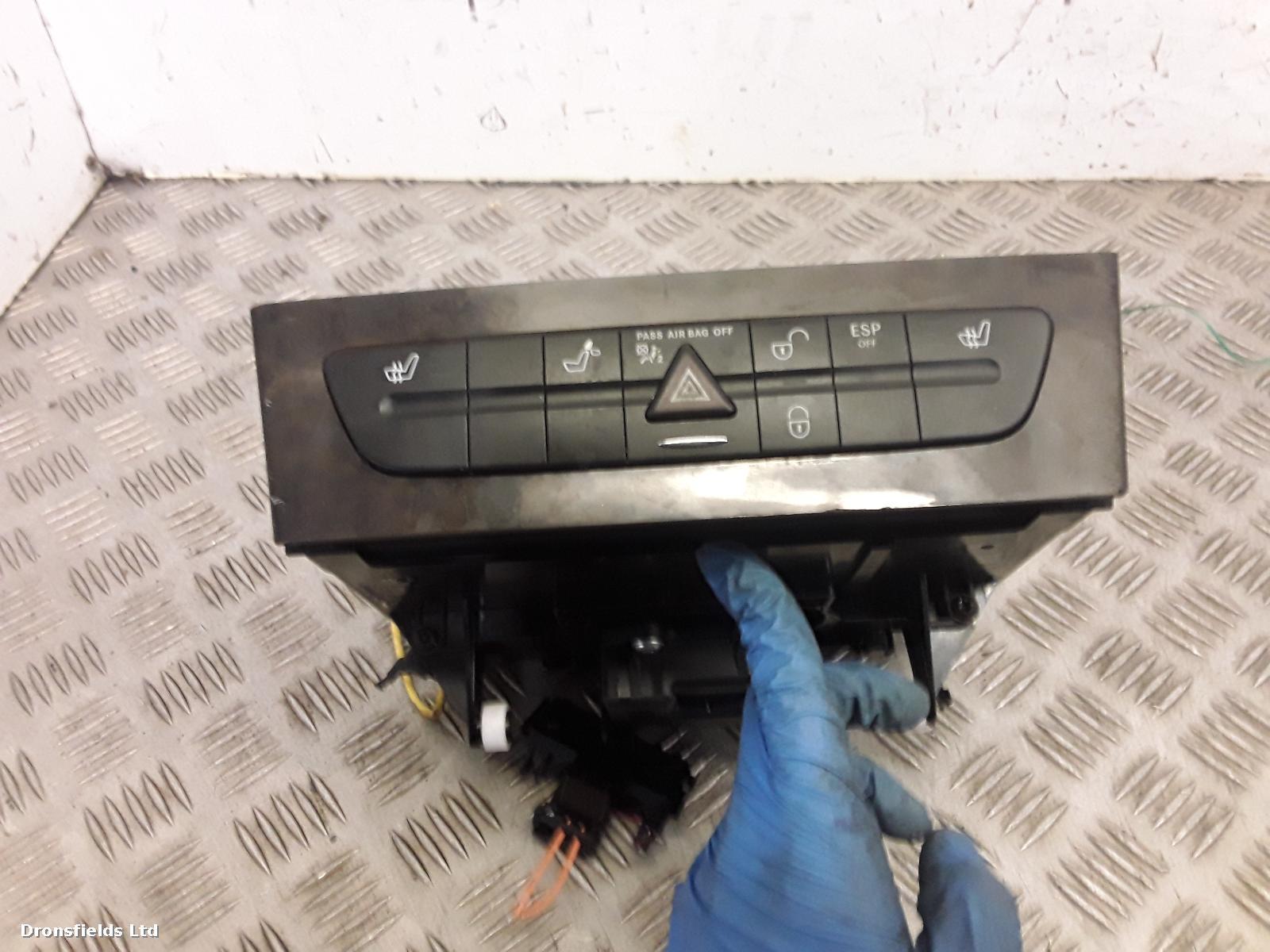 View Auto part A/V Equipment Mercedes Cls Class 2006