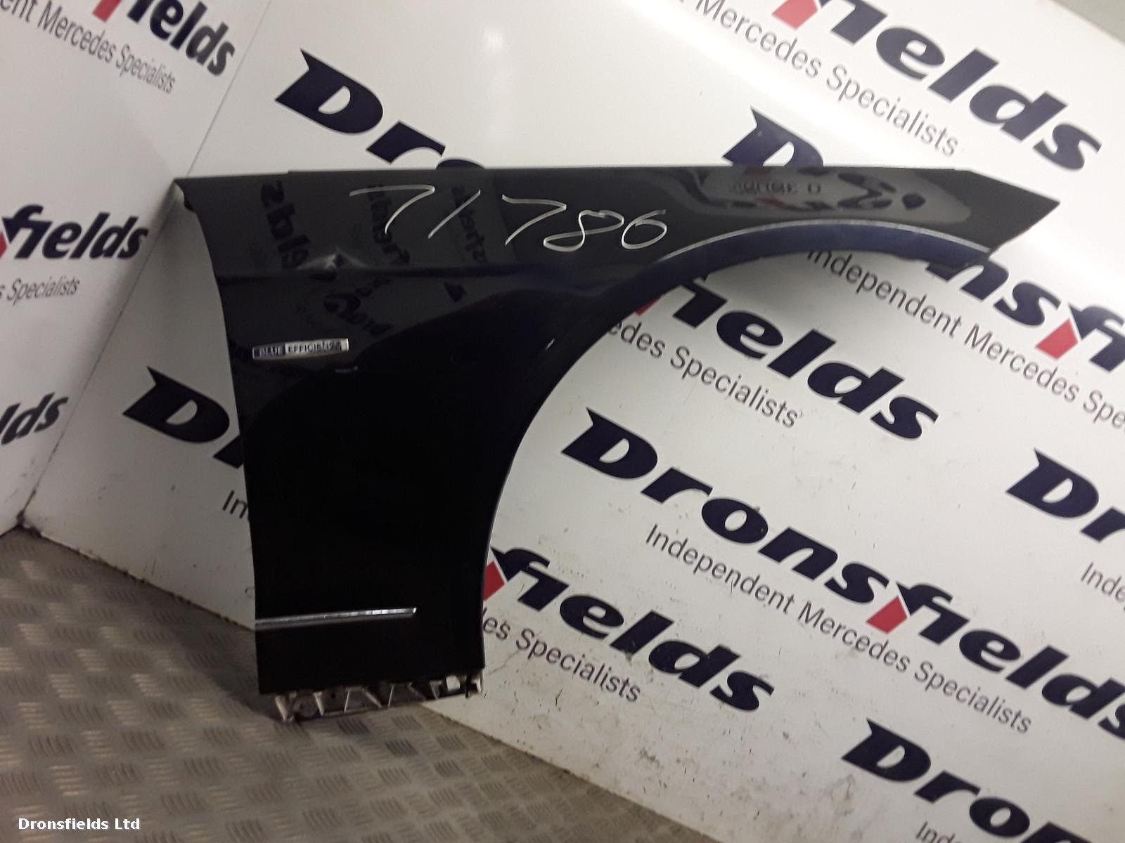 View Auto part R Wing Mercedes E Class 2011