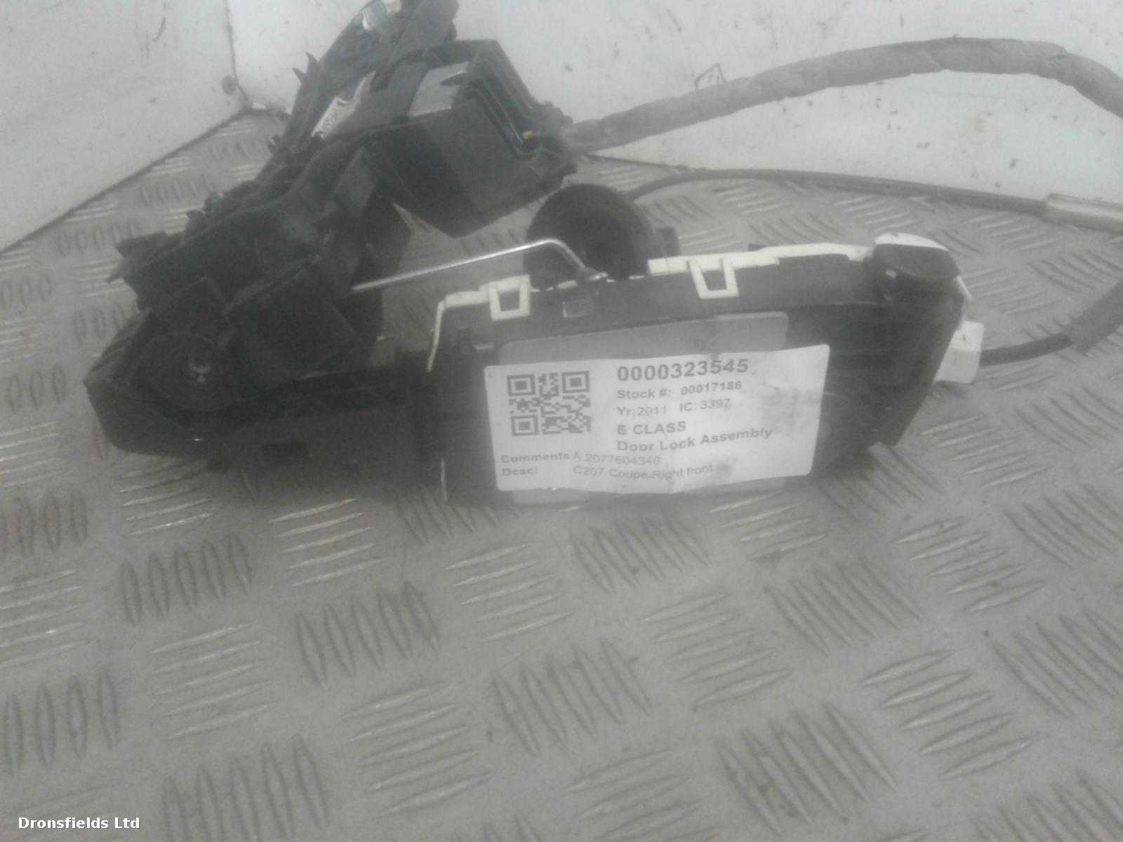 View Auto part Door Lock Assembly Mercedes E Class 2011