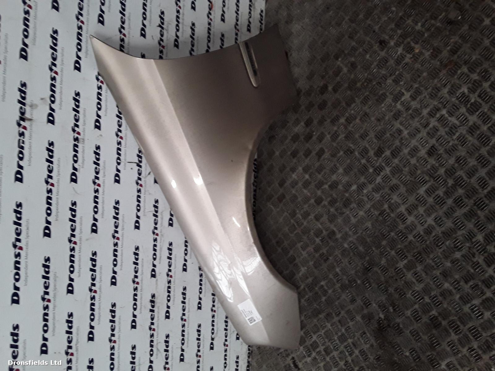 View Auto part L Wing Mercedes E Class 2005