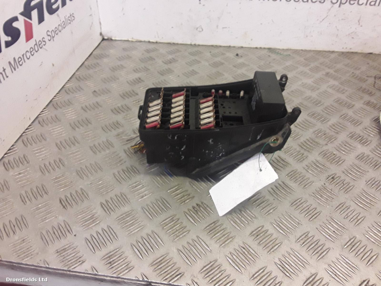 View Auto part Fuse Box Mercedes 190 (201 Series) 1991