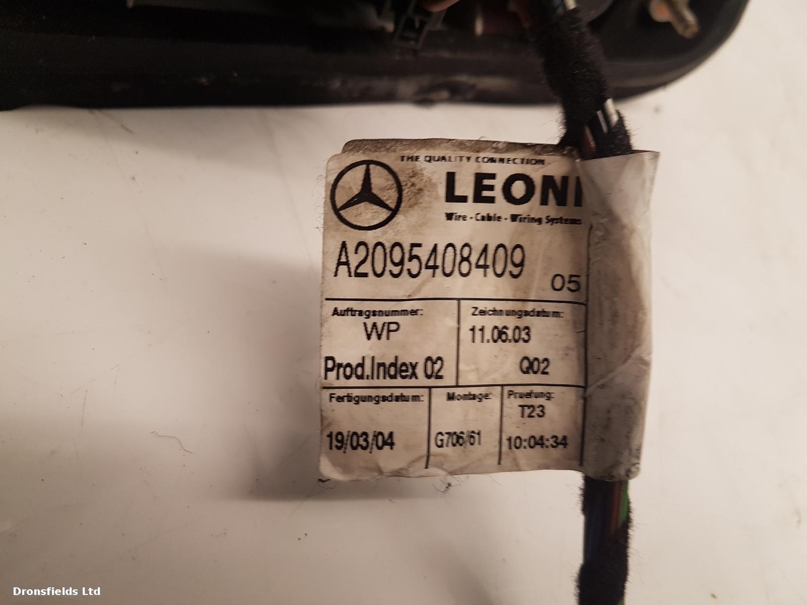 View Auto part L Taillight Mercedes Clk 2004