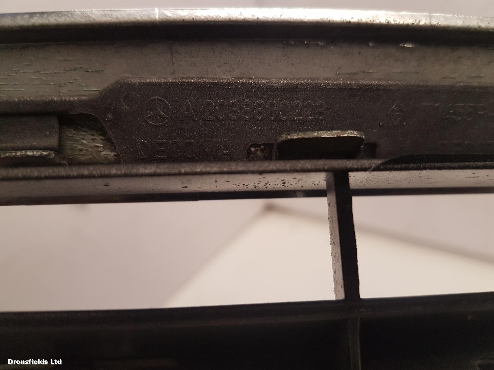 View Auto part Grille Mercedes C Class 2005