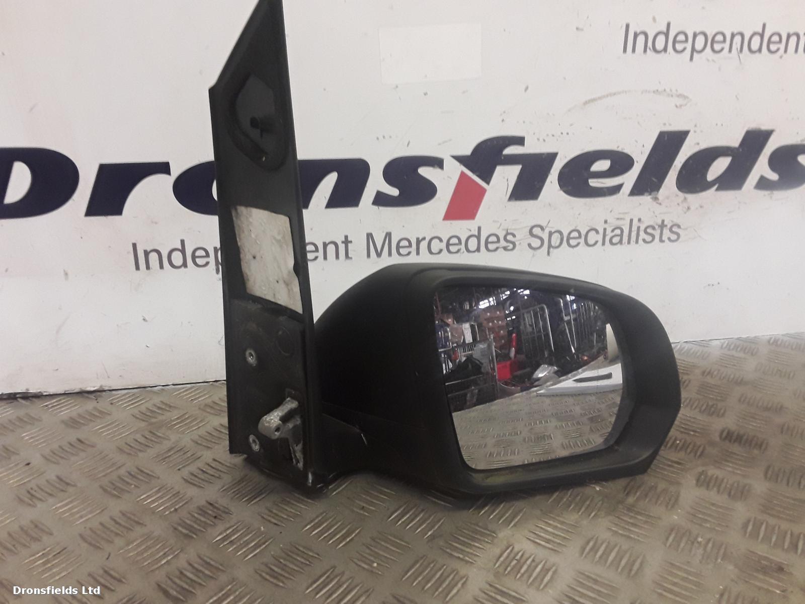 View Auto part R Door Mirror Mercedes Vito 2015