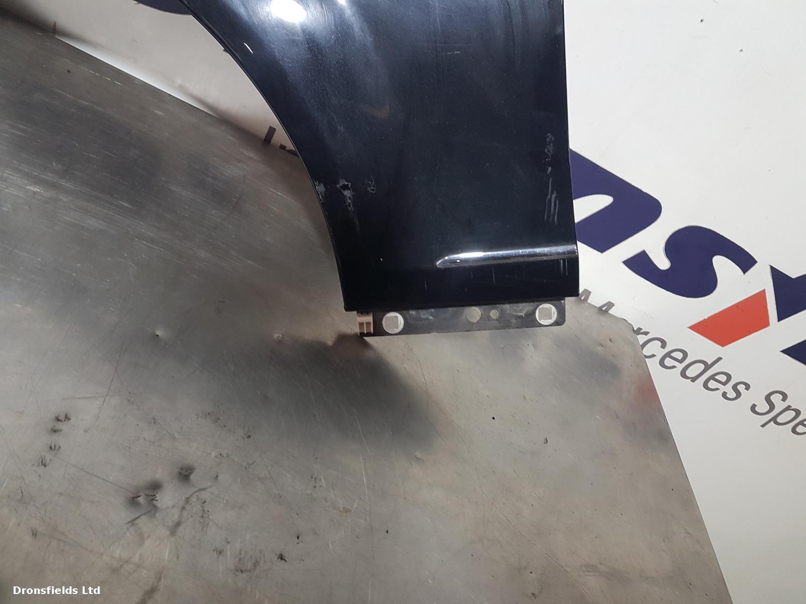 View Auto part L Wing Mercedes C Class 2008