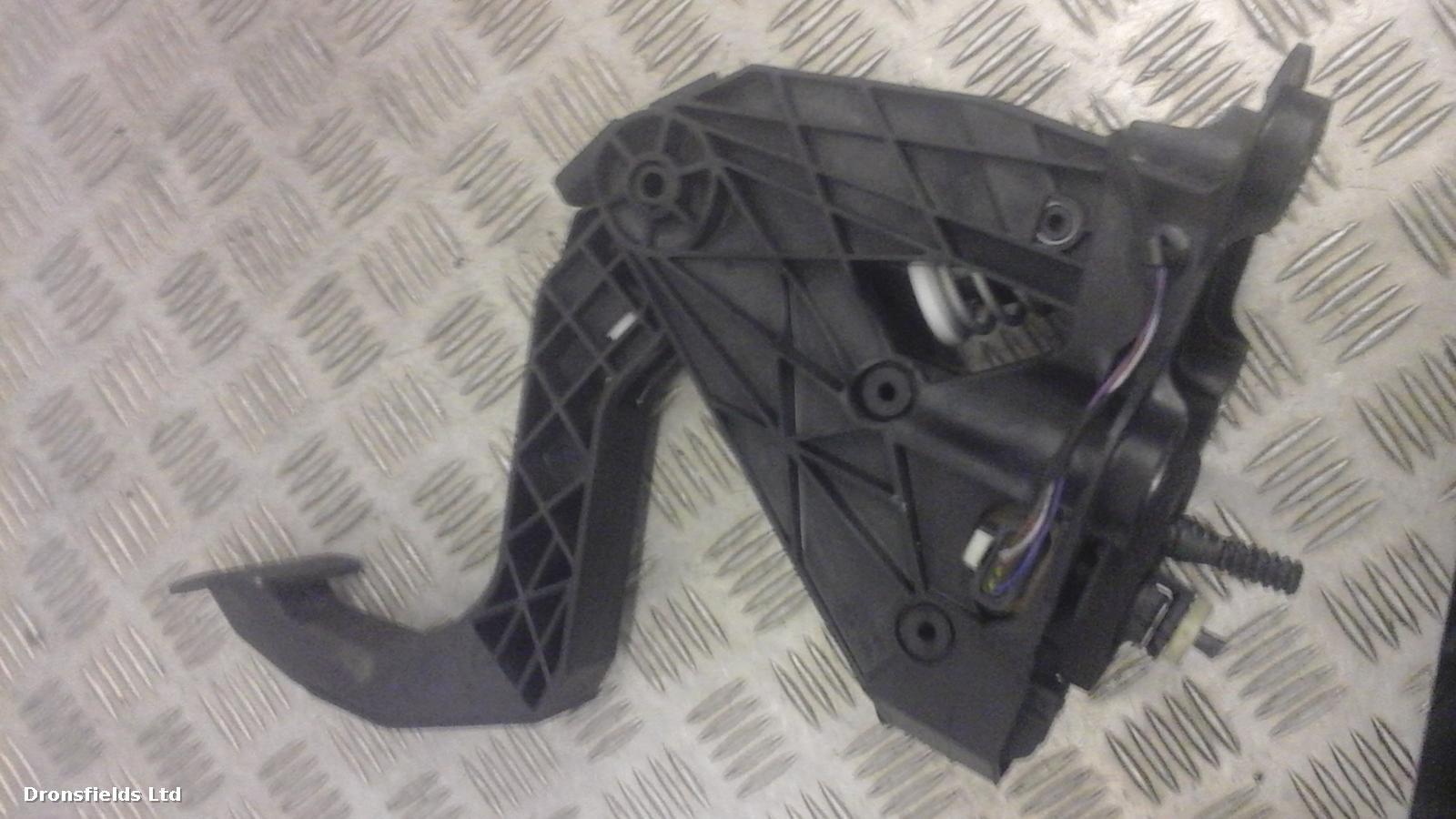 View Auto part Clutch Pedal Mercedes Sprinter 2022