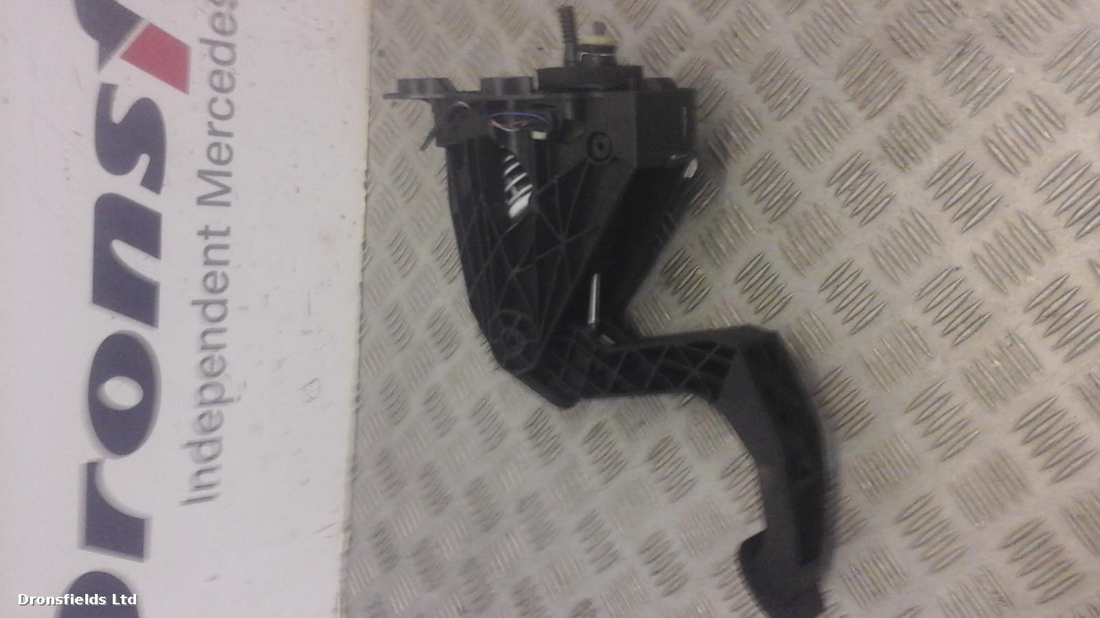 View Auto part Clutch Pedal Mercedes Sprinter 2022
