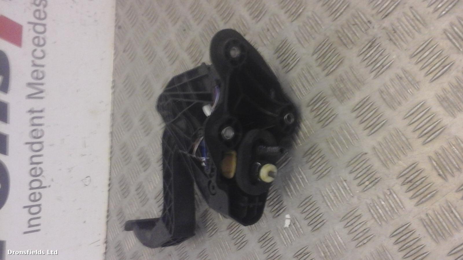 View Auto part Clutch Pedal Mercedes Sprinter 2022