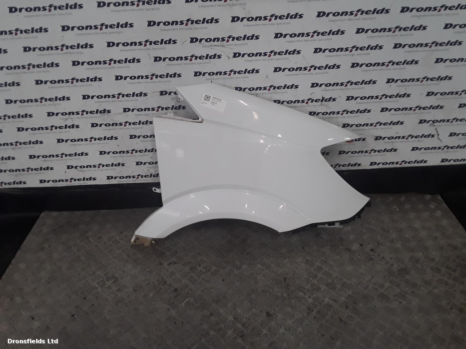View Auto part R Wing Mercedes Sprinter 2018