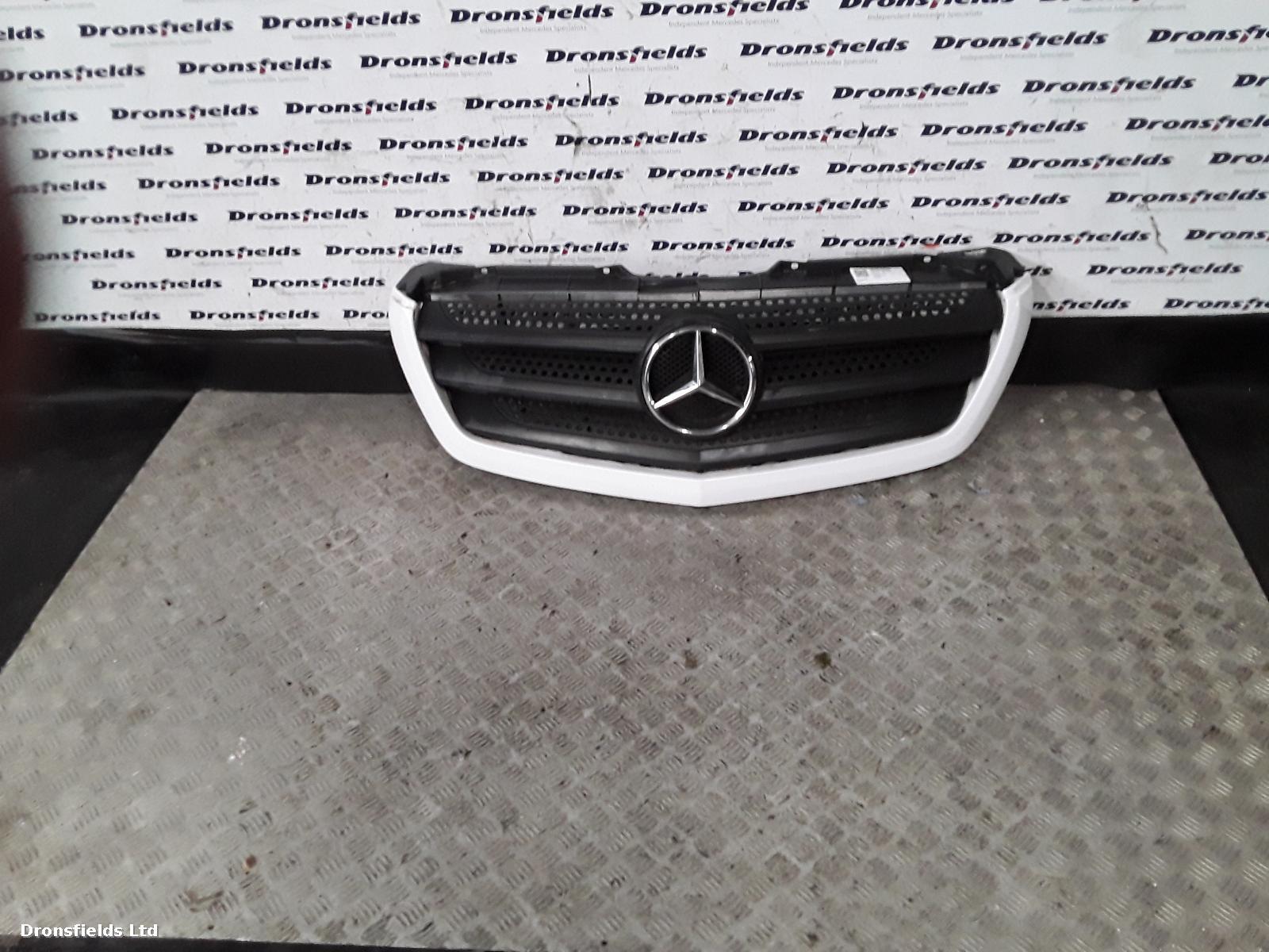 View Auto part Grille Mercedes Sprinter 2018