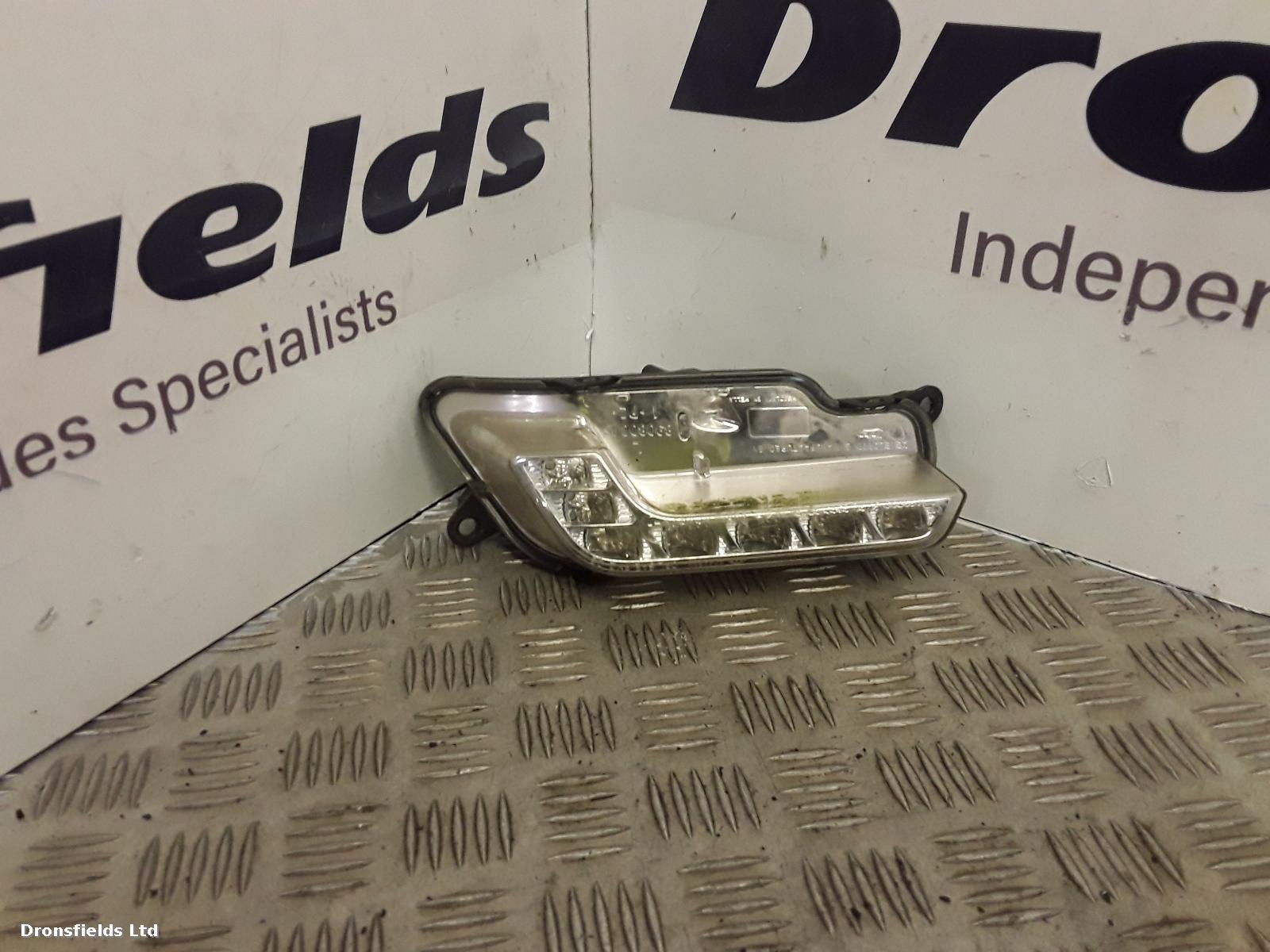 View Auto part R Sidelight/Daytime Running Light (DRL) Mercedes E Class 2010