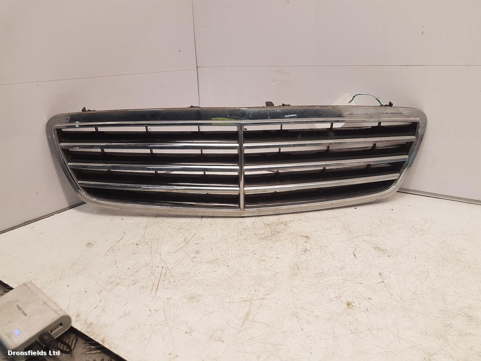 View Auto part Grille Mercedes C Class 2007