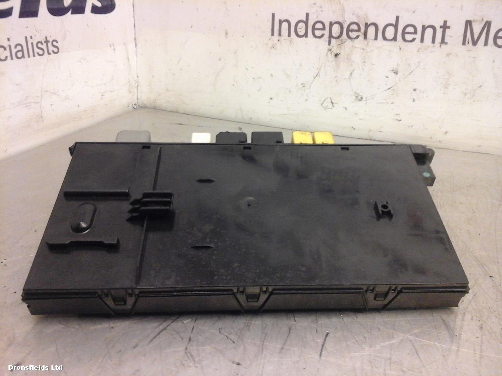View Auto part Fuse Box Mercedes C Class 2017