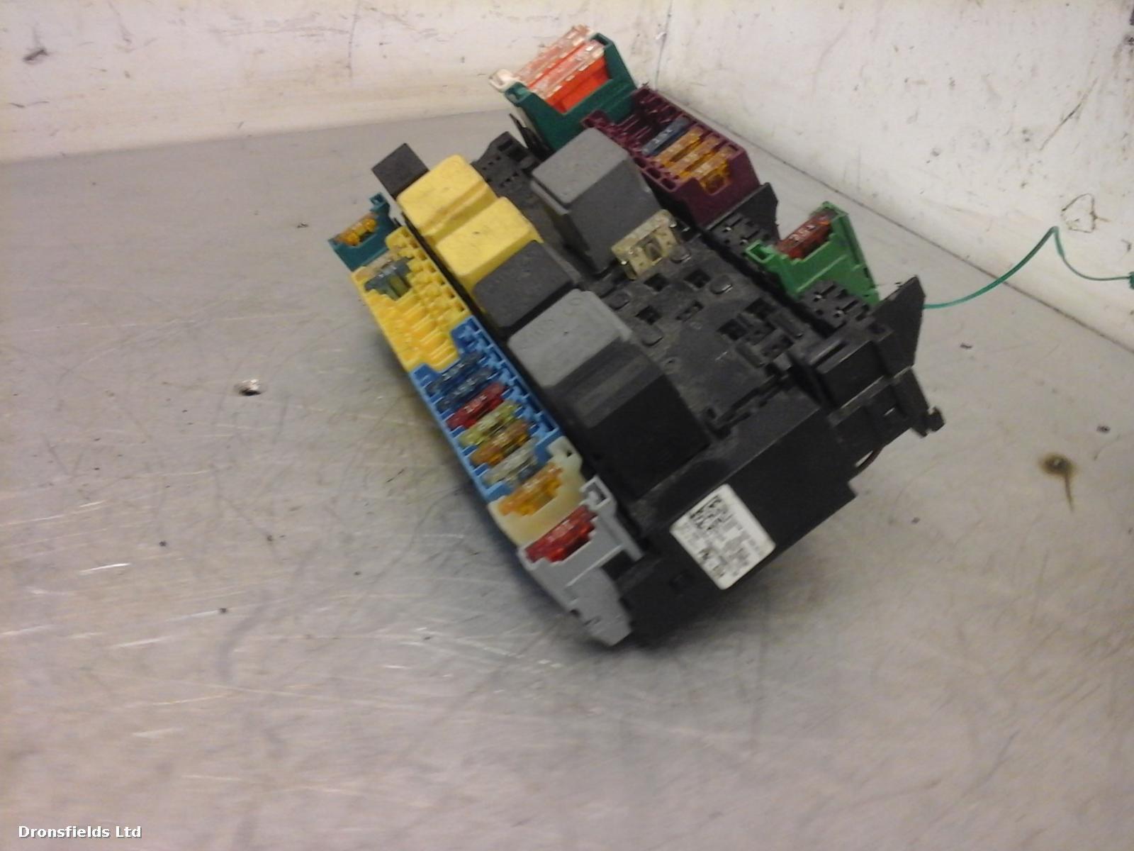 View Auto part Fuse Box Mercedes Cla 2014