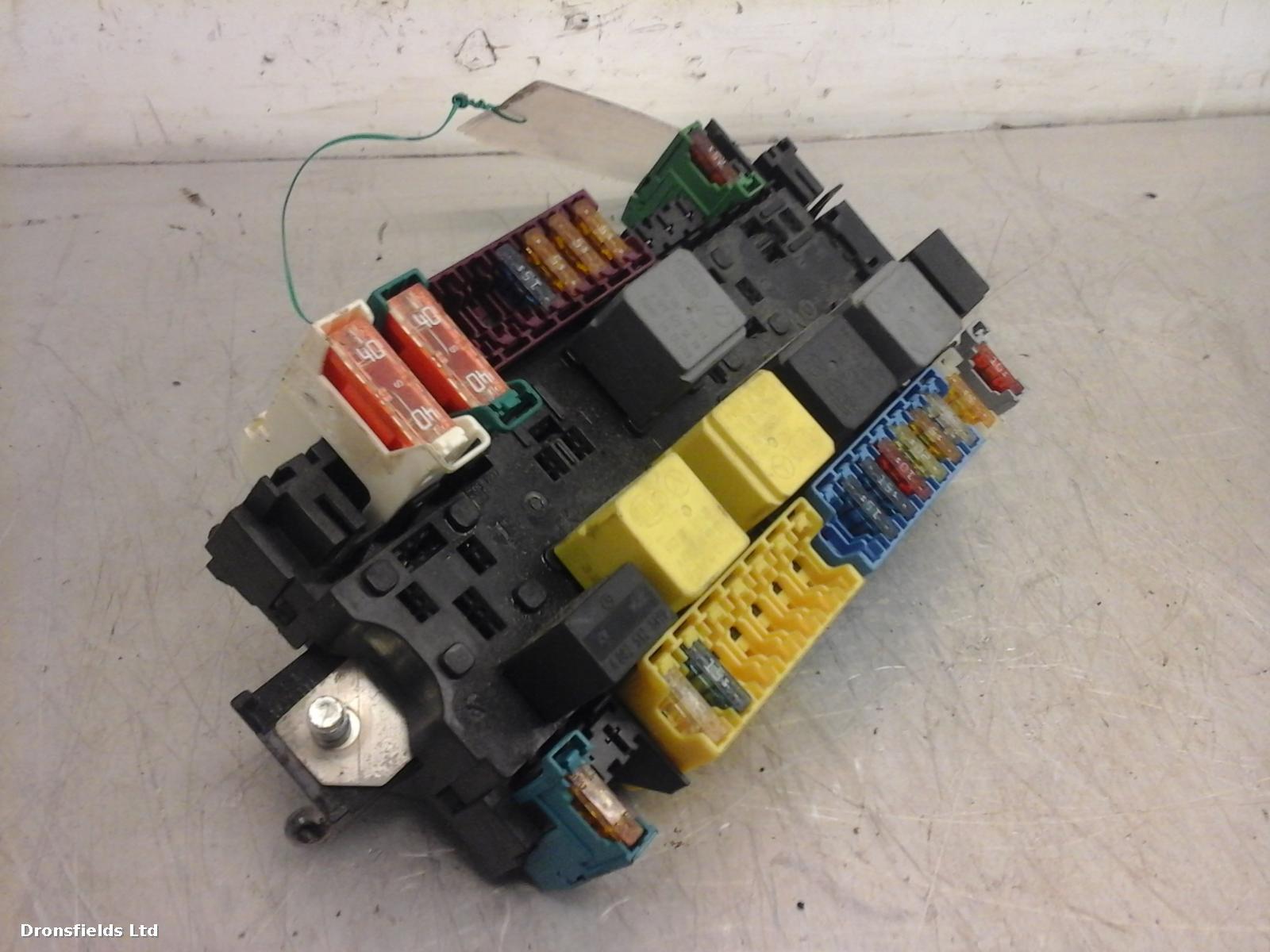 View Auto part Fuse Box Mercedes Cla 2014