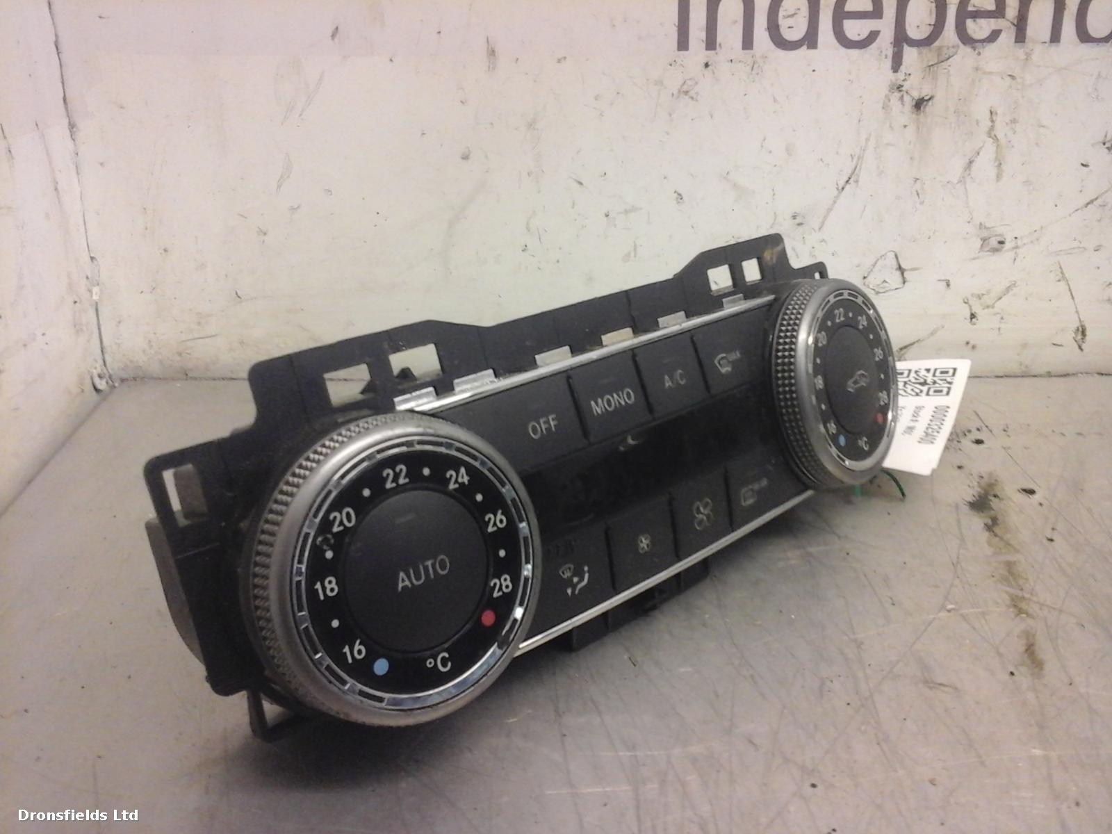 View Auto part Heater/AC Controller Mercedes C Class 2017
