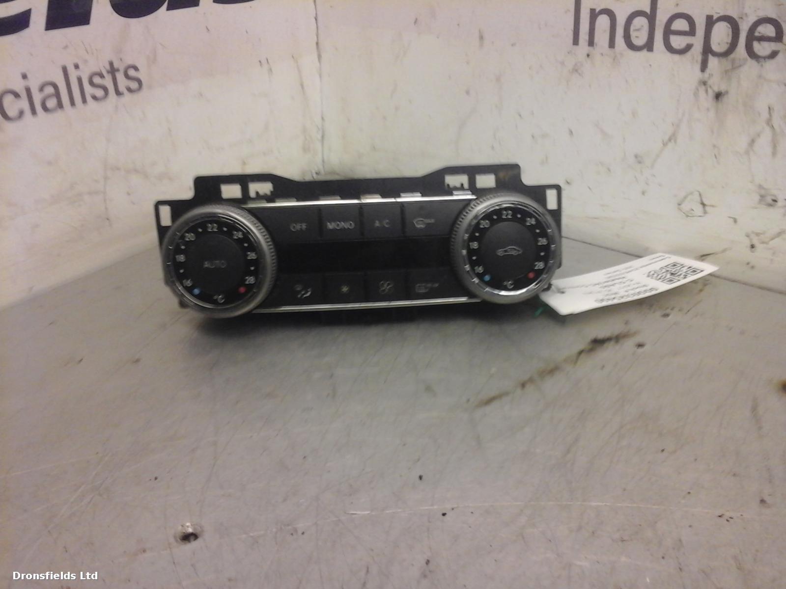 View Auto part Heater/AC Controller Mercedes C Class 2017
