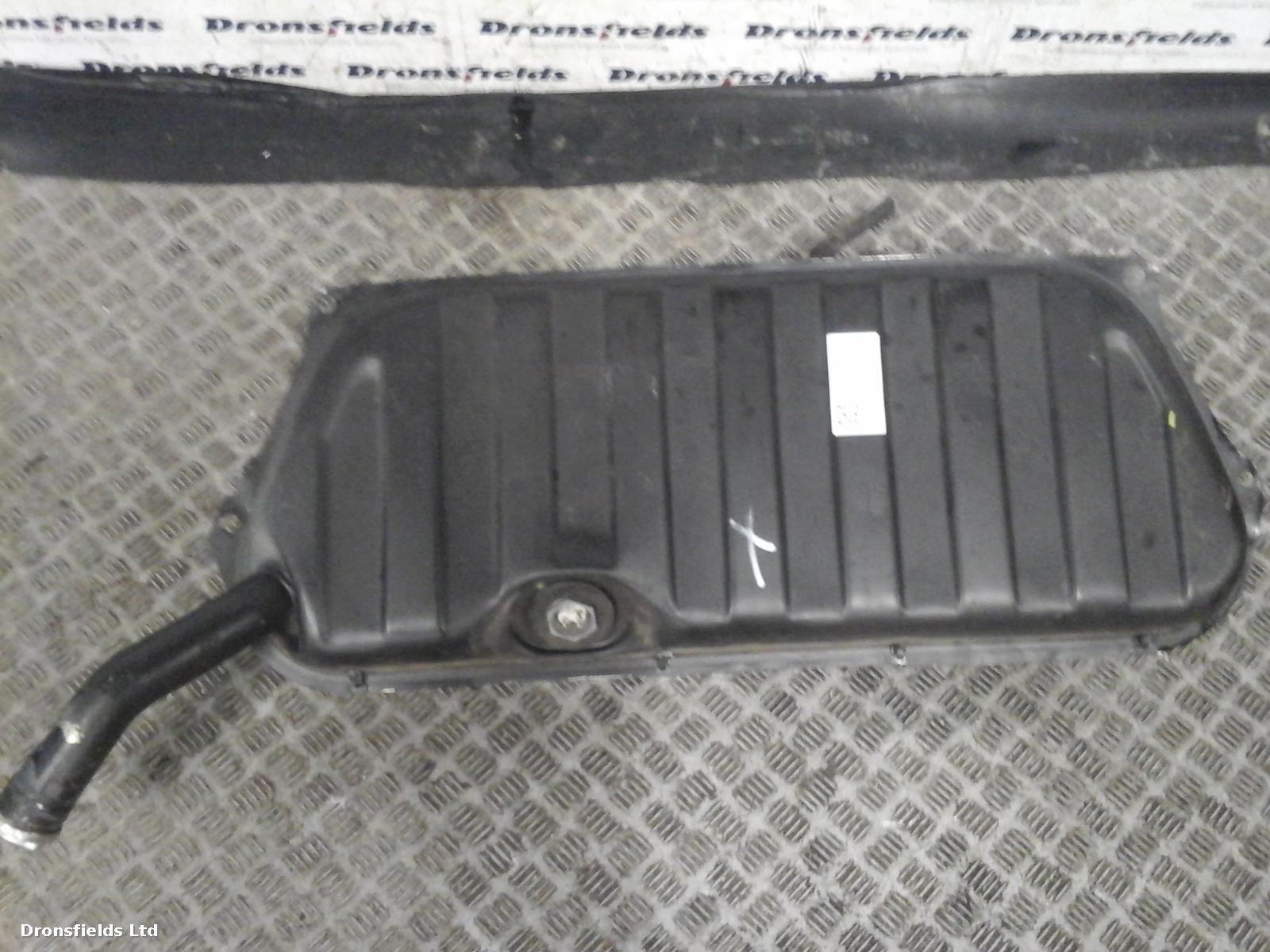 View Auto part Fuel Tank Mercedes 190 (201 Series) 1991