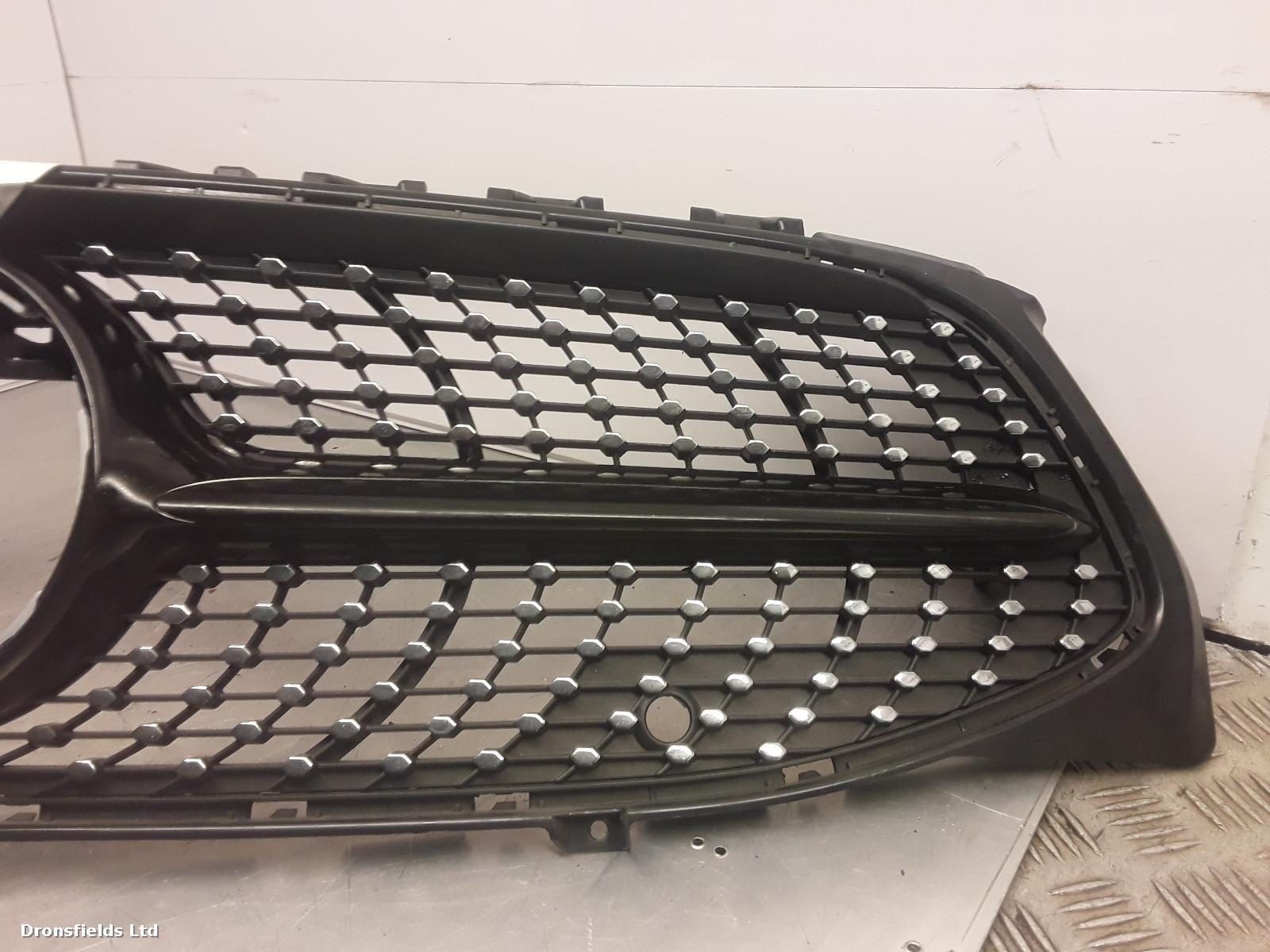 View Auto part Grille Mercedes Cla 2021