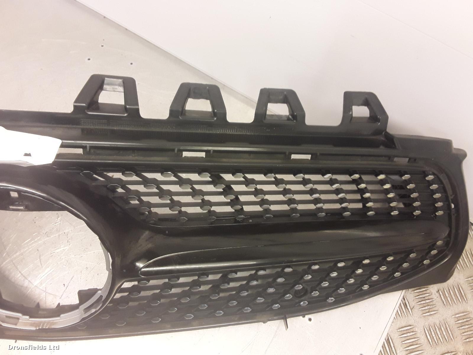 View Auto part Grille Mercedes Cla 2021