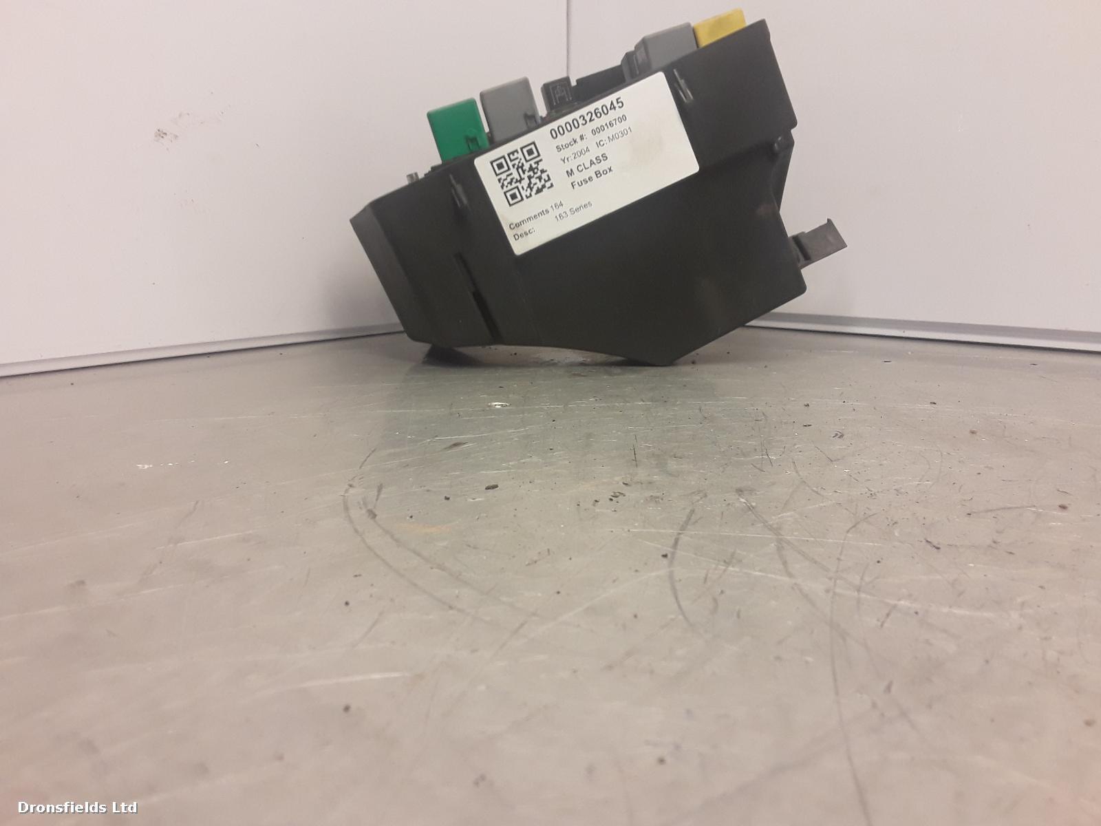 View Auto part Fuse Box Mercedes M Class 2004