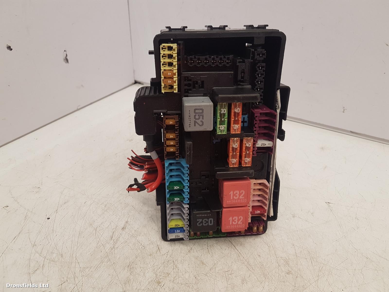 View Auto part Fuse Box Mercedes C Class 2015