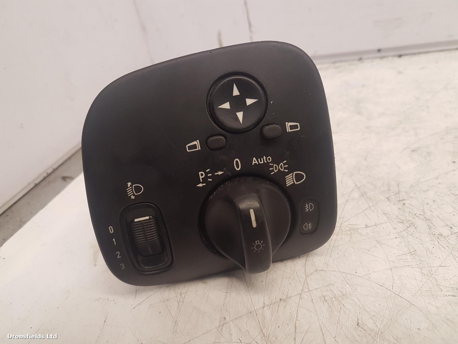 View Auto part Headlight Switch Mercedes C Class 2007