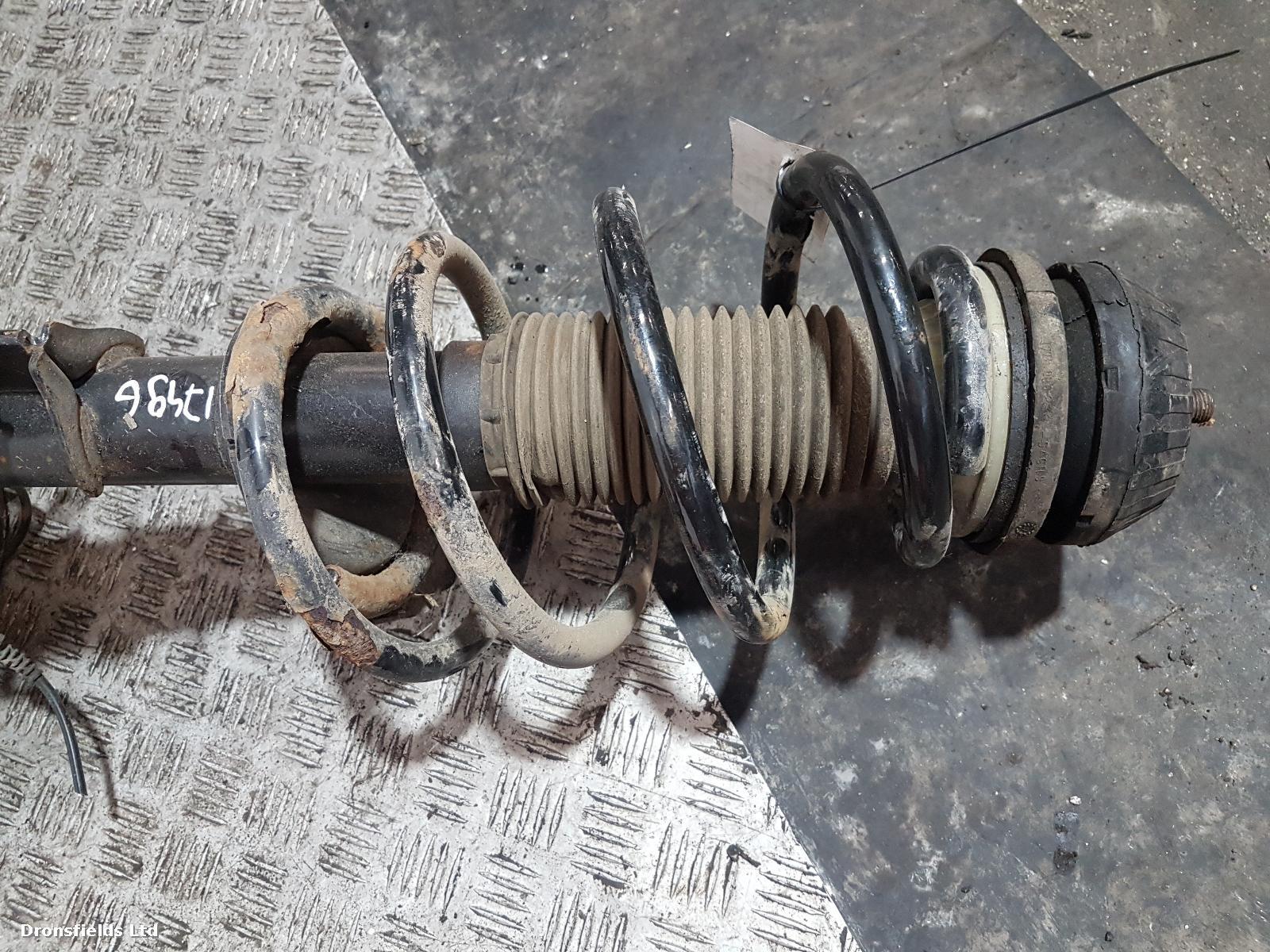 View Auto part RF Hub/Stub Axle Assembly Mercedes Vito 2008