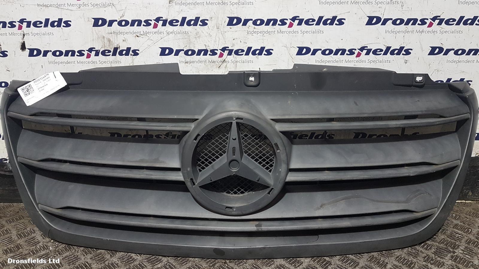 View Auto part Grille Mercedes Sprinter 2018