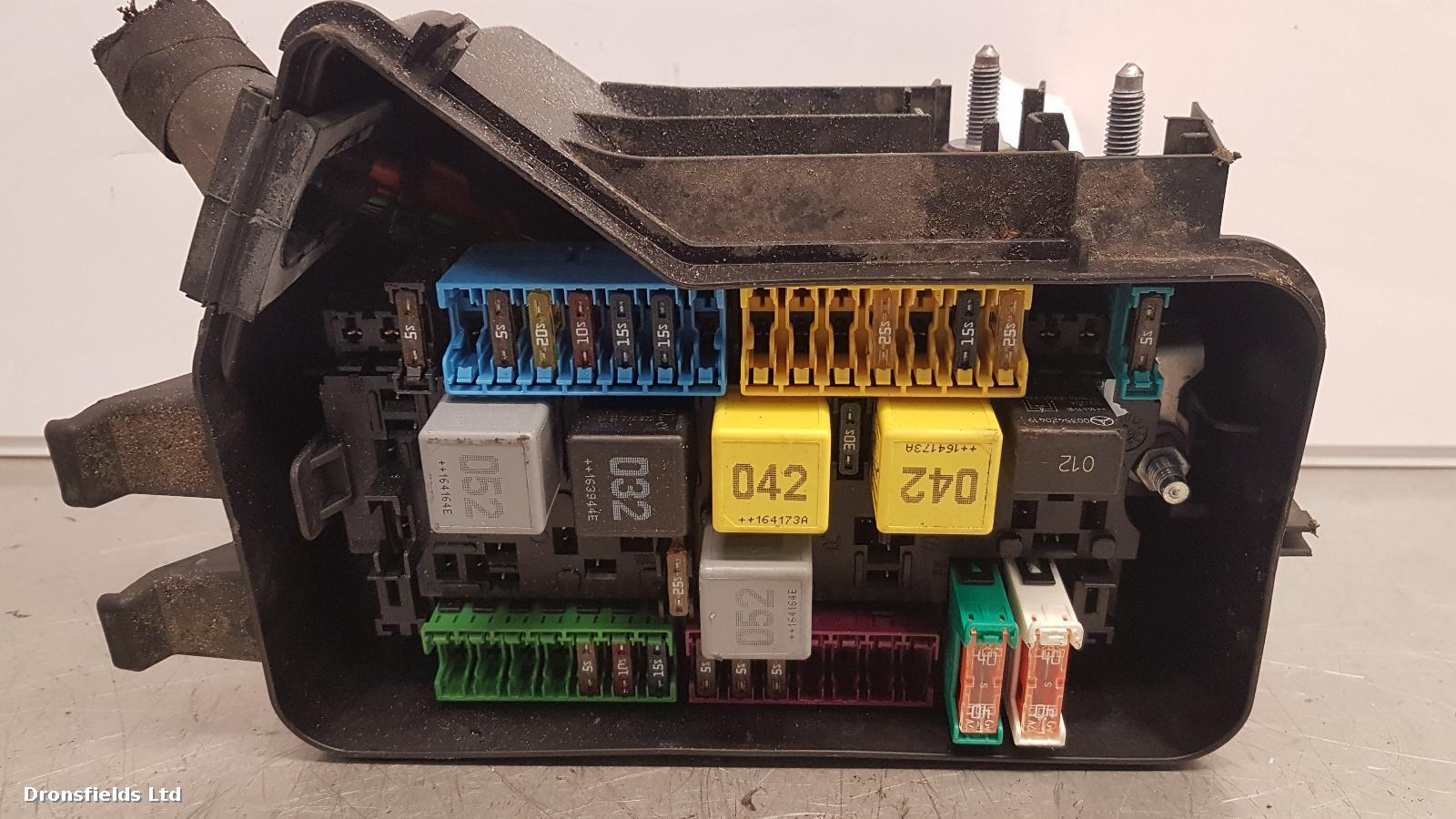 View Auto part Fuse Box Mercedes Vito 2017