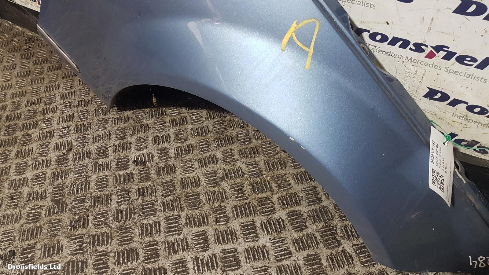 View Auto part R Wing Mercedes C Class 2010