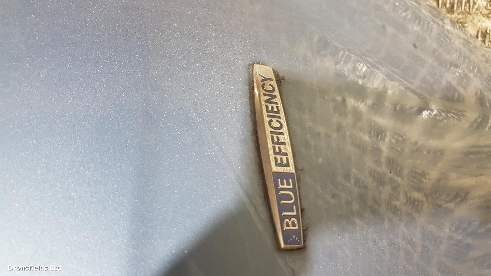 View Auto part R Wing Mercedes C Class 2010