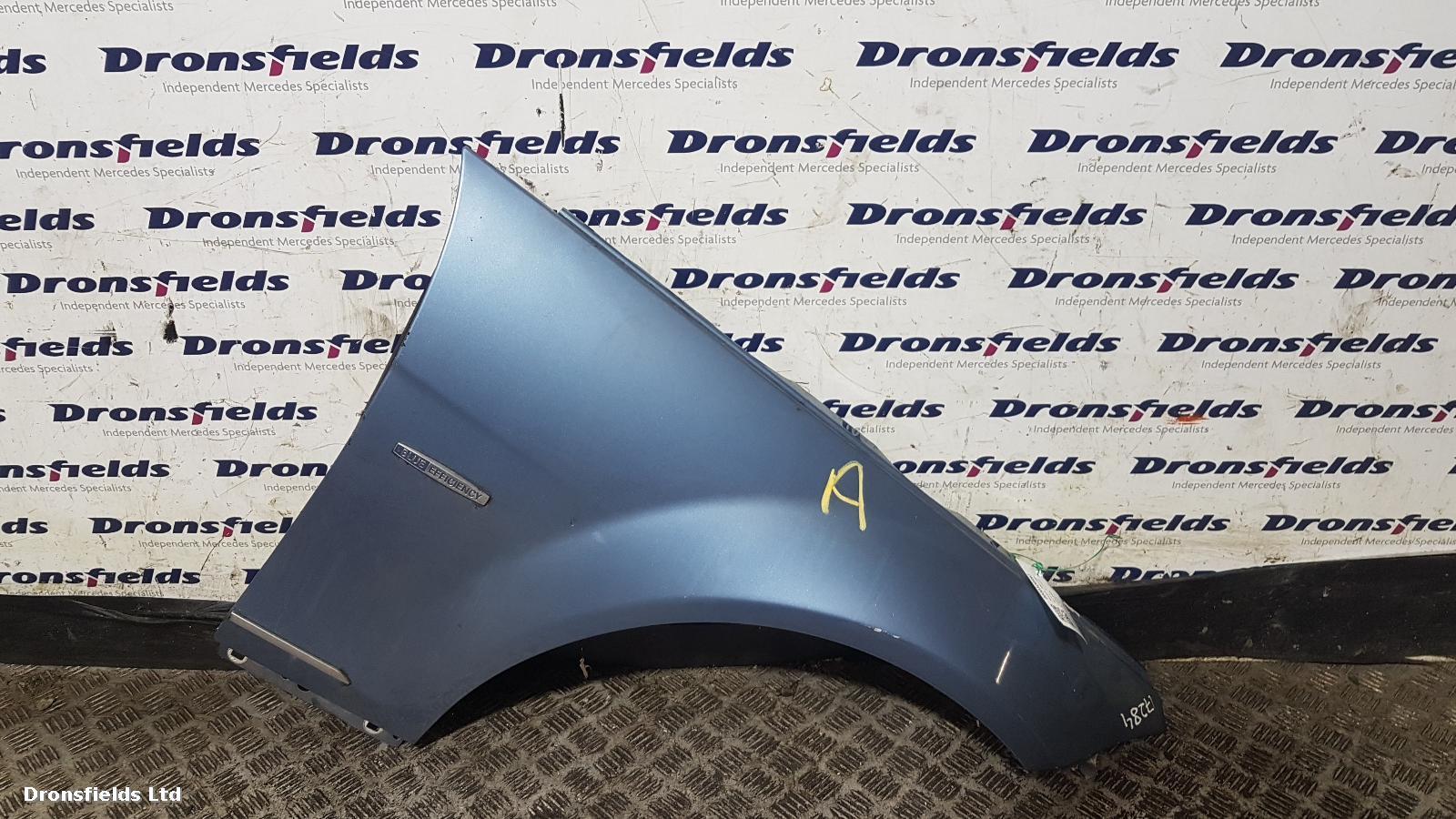 View Auto part R Wing Mercedes C Class 2010