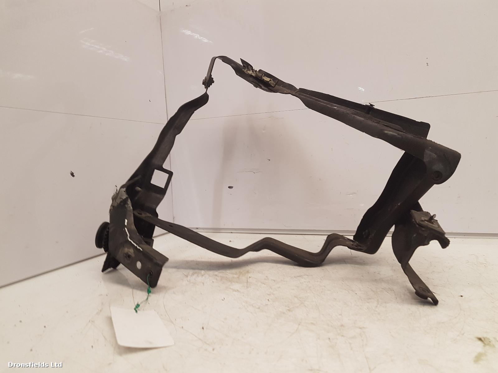 View Auto part Headlight Bracket Right Mercedes C Class 2008