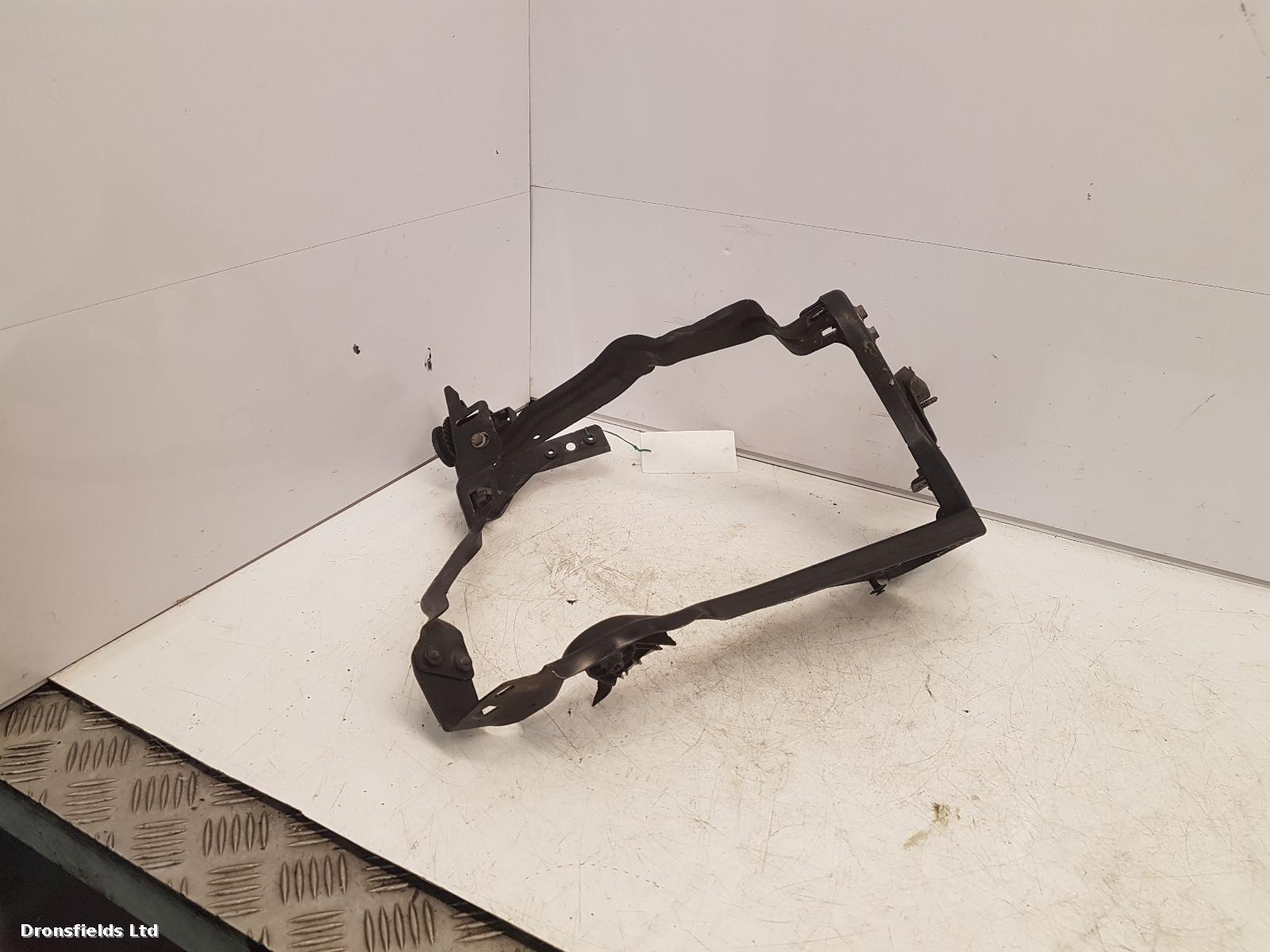 View Auto part Headlight Bracket Right Mercedes C Class 2008
