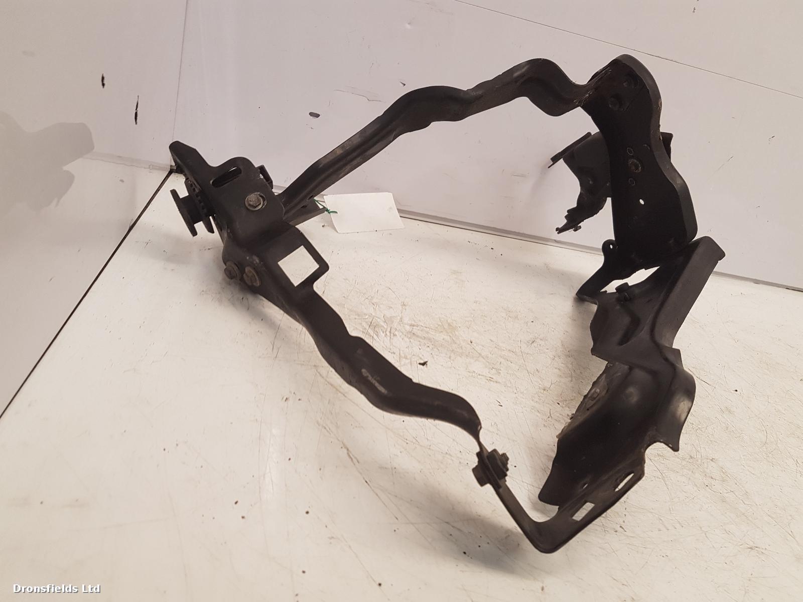 View Auto part Headlight Bracket Right Mercedes C Class 2008