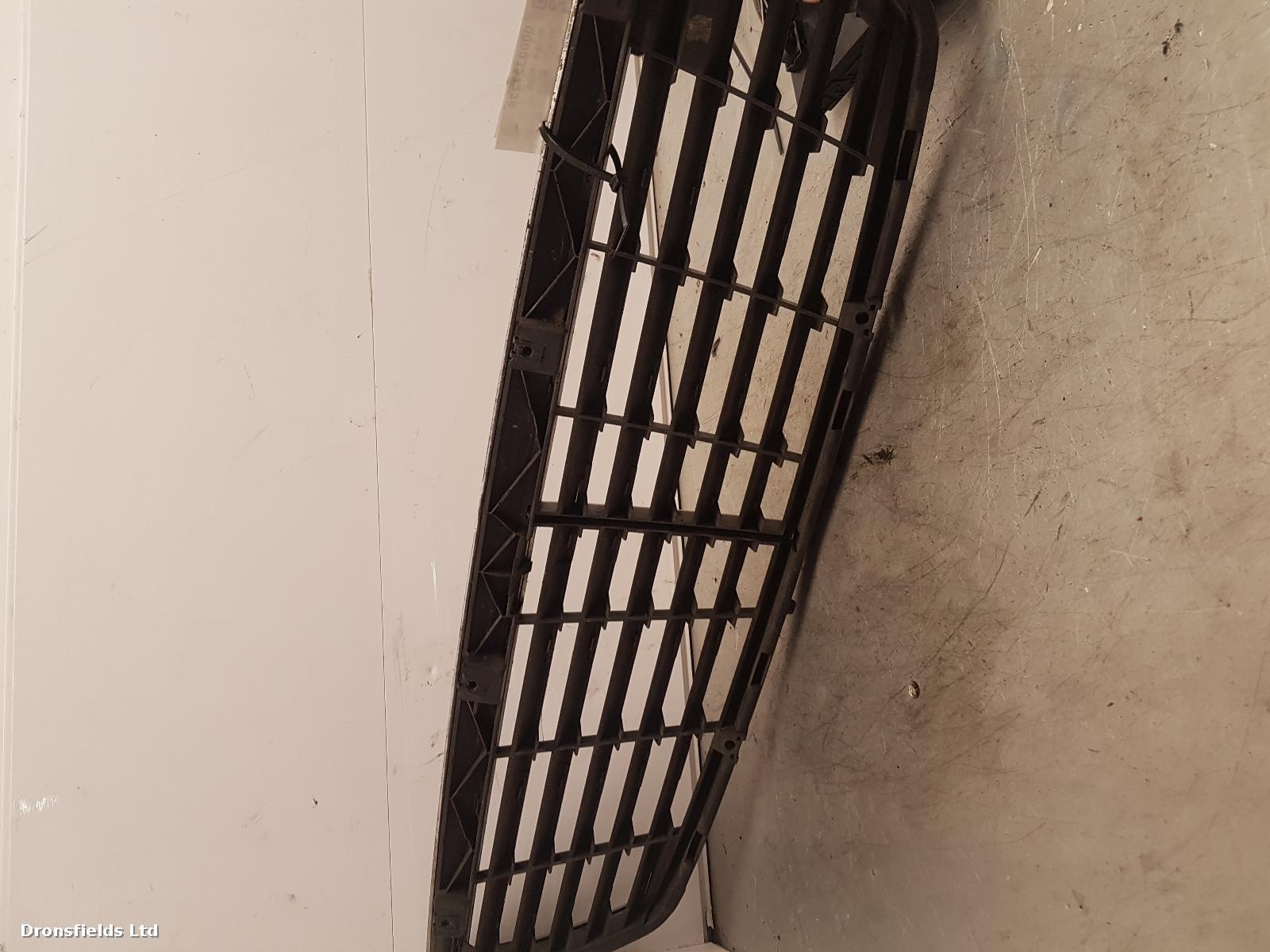 View Auto part Grille Unknown Unknown 2015