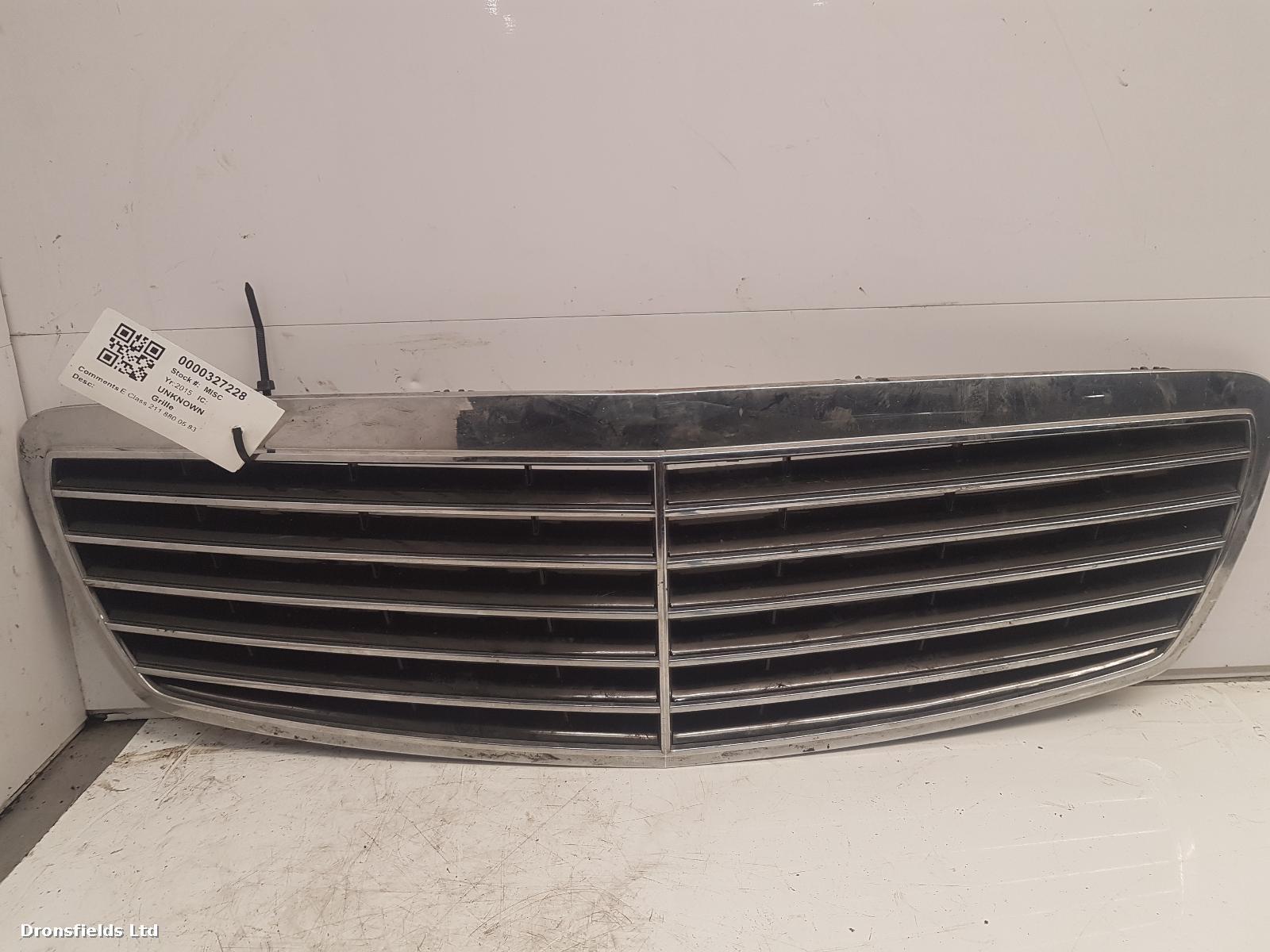 View Auto part Grille Unknown Unknown 2015