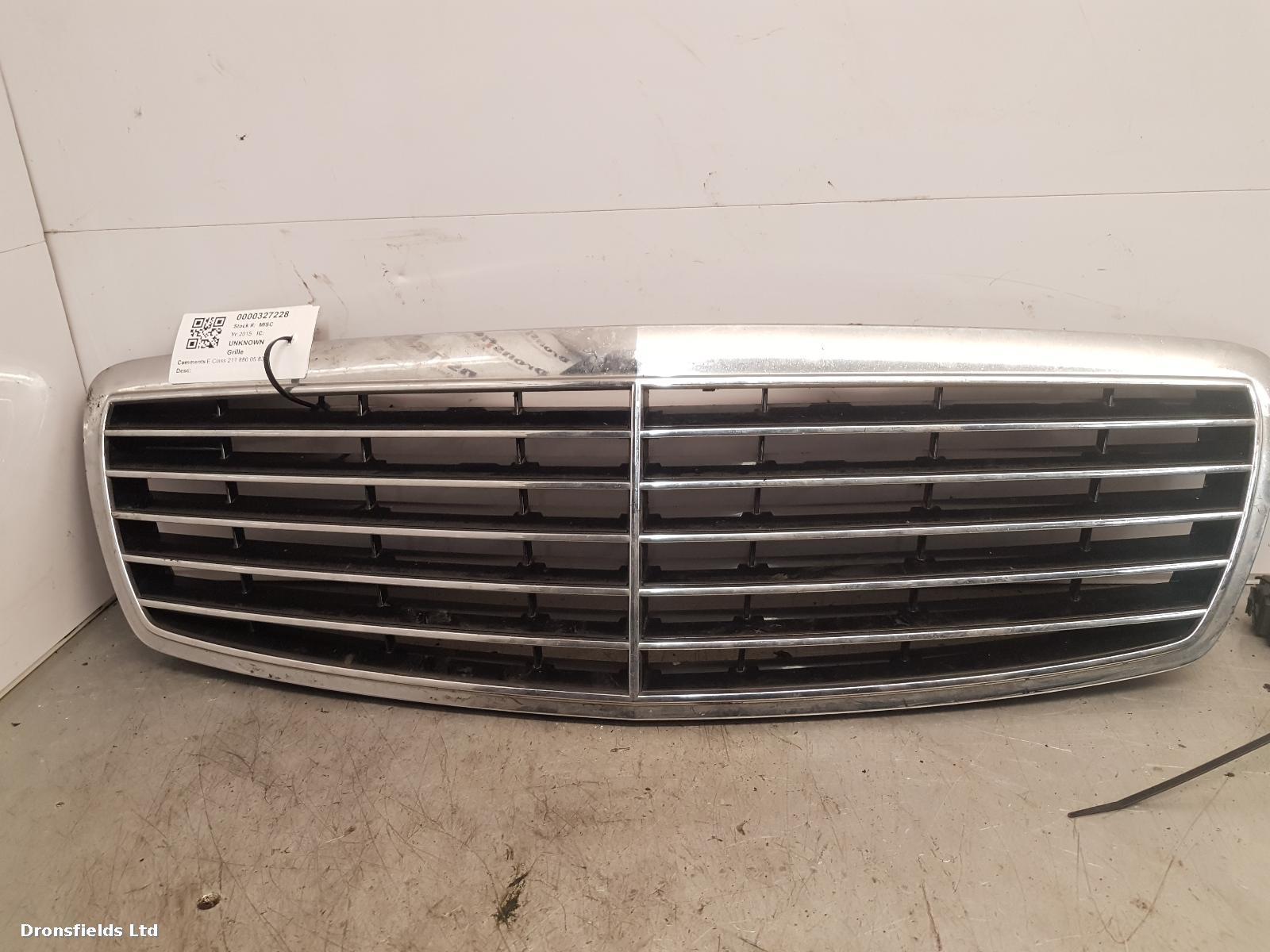 View Auto part Grille Unknown Unknown 2015
