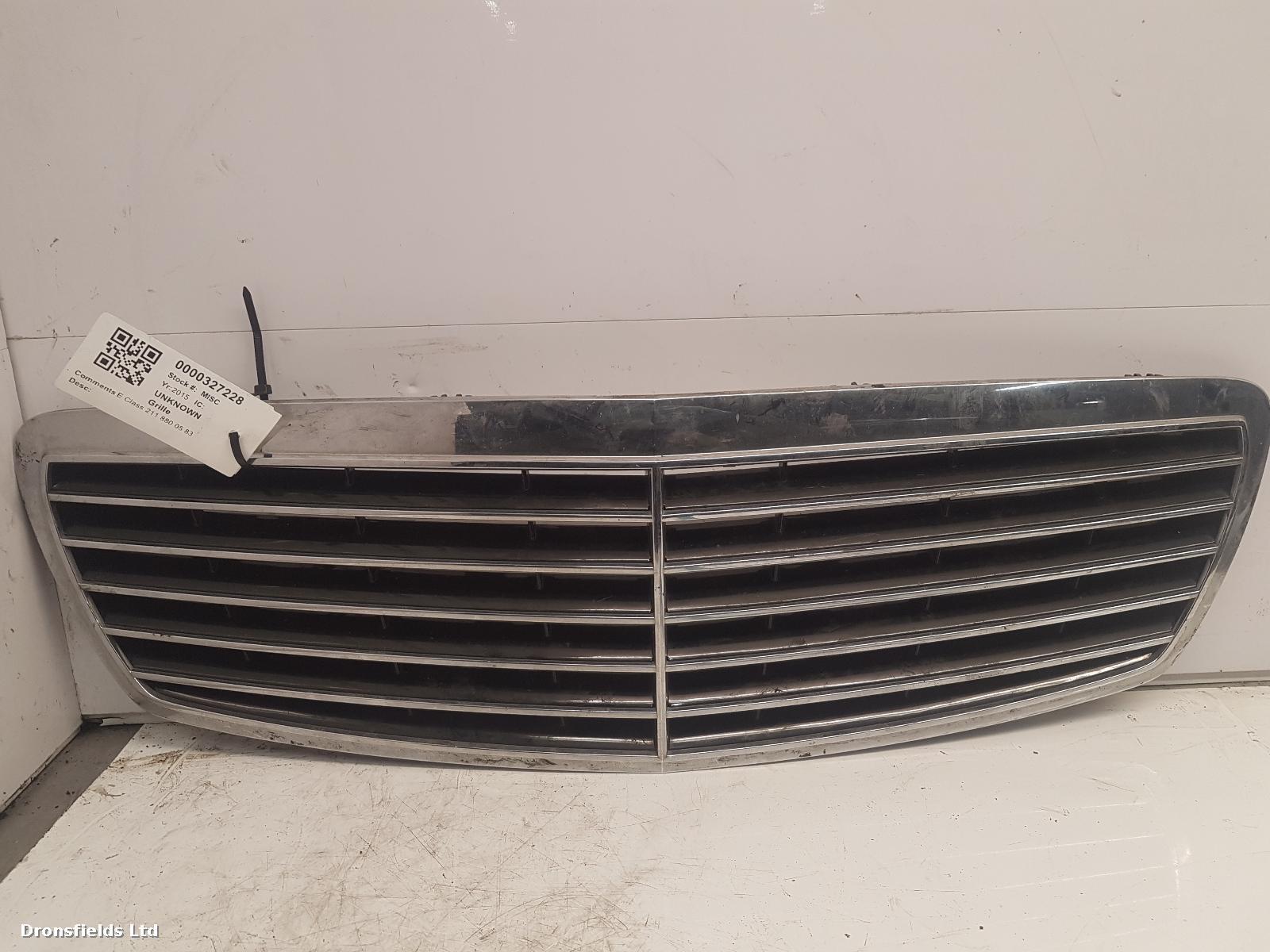 View Auto part Grille Unknown Unknown 2015