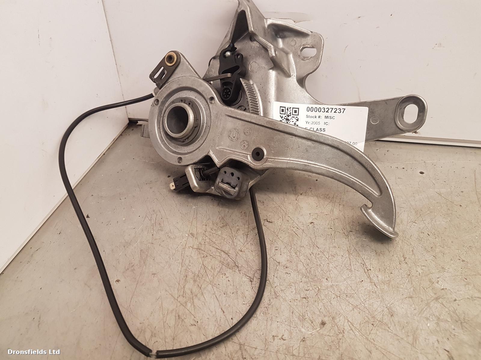View Auto part Handbrake Lever/Button/Assembly Mercedes E Class 2005