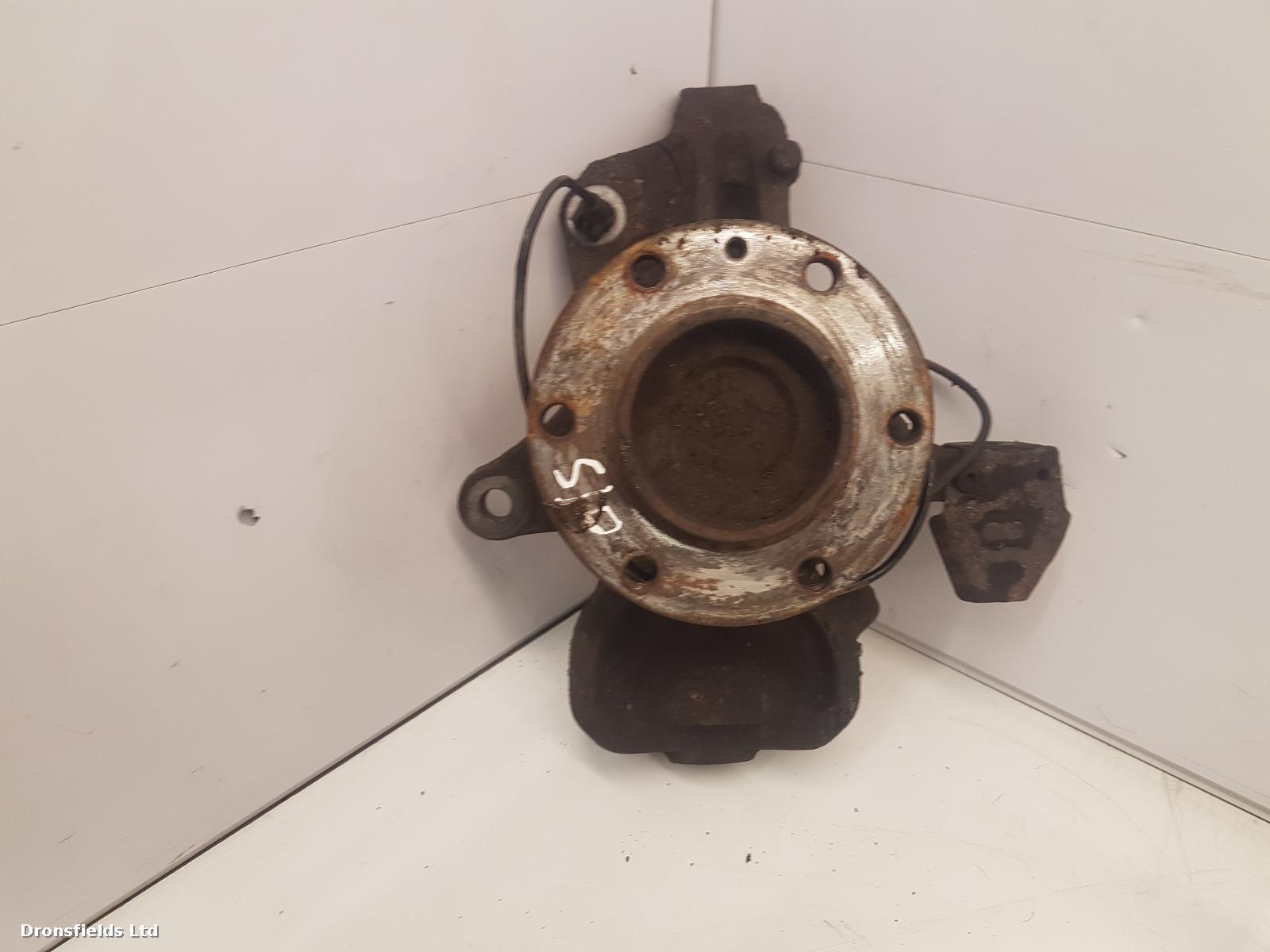 View Auto part RF Hub/Stub Axle Assembly Mercedes Sprinter 2016