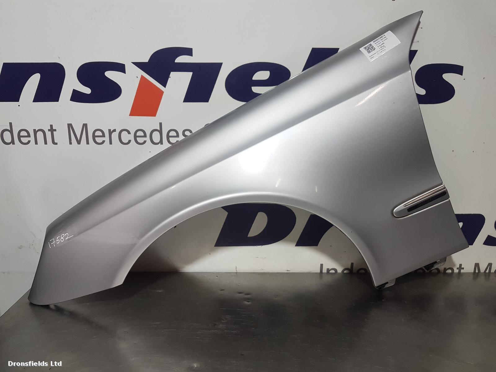 View Auto part L Wing Mercedes E Class 2004