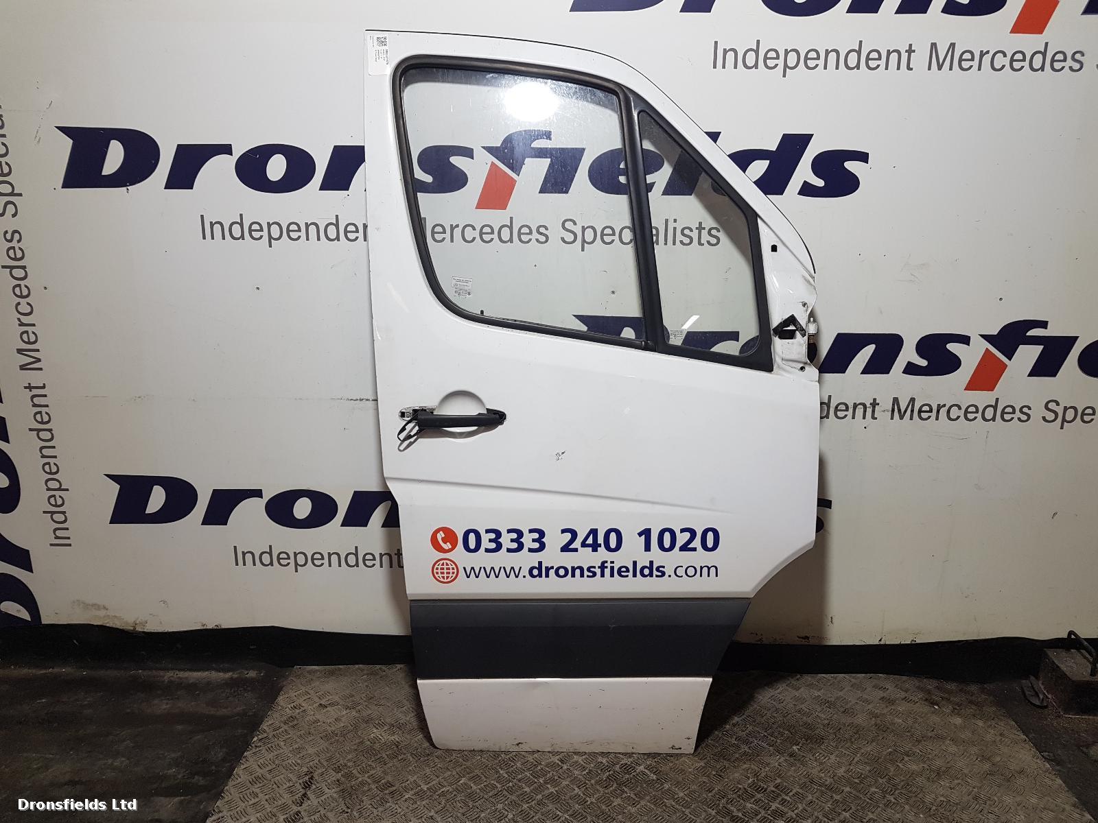View Auto part R Front Door Mercedes Sprinter 2017