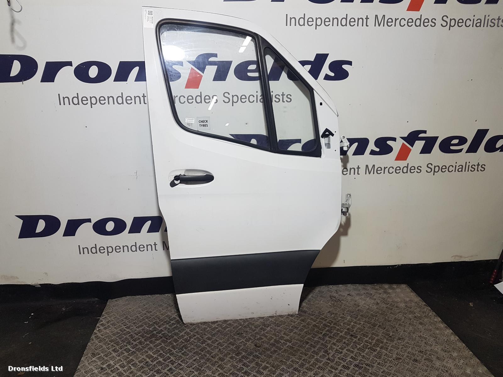 View Auto part R Front Door Mercedes Sprinter 2018
